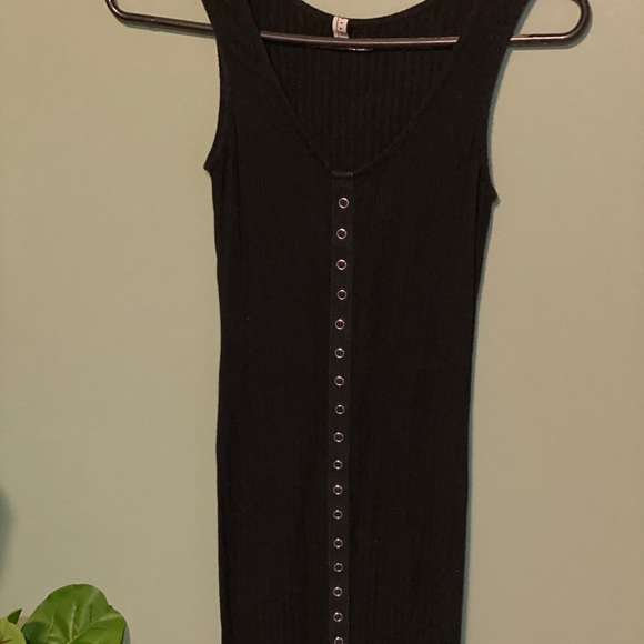 Ribbed black midi dress with split button detail - Picture 9 of 10
